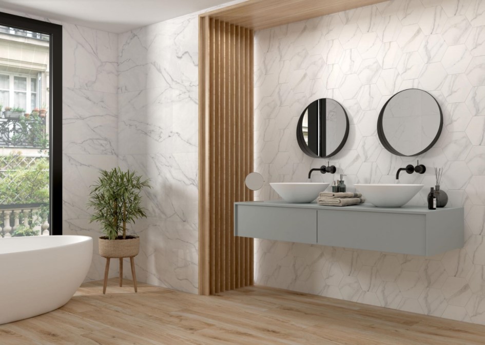 márvány mintás csempe_modern konyha csempe ötletek_világos fürdőszoba csempe_kültéri burkolat